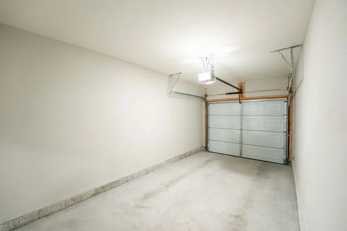 Oakwood-Heights-Townhomes-Republic-Missouri-Furnished-Two-Bed-Townhome-Garage-Interior-View