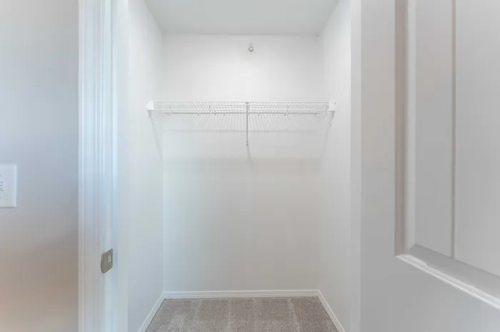 Oakwood-Heights-Townhomes-Republic-Missouri-Furnished-Two-Bed-Townhome-Primary-Bedroom-Closet