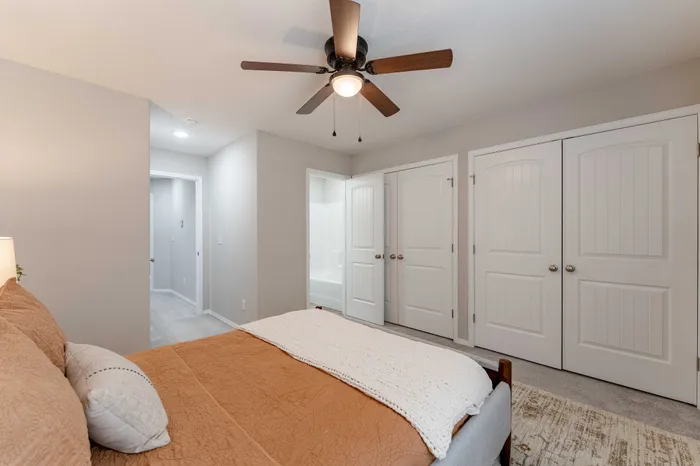 Oakwood-Heights-Townhomes-Republic-Missouri-Furnished-Two-Bed-Townhome-Secondary-Bedroom-Bathroom-Entrance