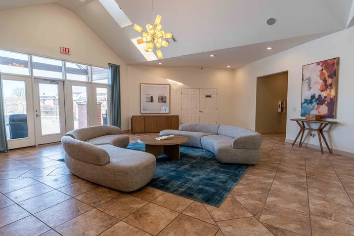 Coryell-Courts-Apartments-North-Springfield-Missouri-Leasing-Office-Lobby