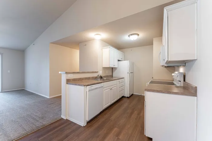 Coryell-Crossing-Apartments-For-Rent-Springfield-Missouri-Three-Bedroom-Kitchen-View-From-Dining
