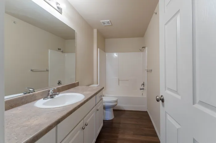 Coryell-Crossing-Apartments-For-Rent-Springfield-Missouri-Three-Bedroom-First-Bathroom