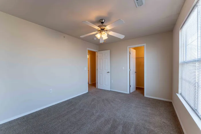 Coryell-Crossing-Apartments-For-Rent-Springfield-Missouri-Three-Bedroom-First-Bedroom-Closet-Door