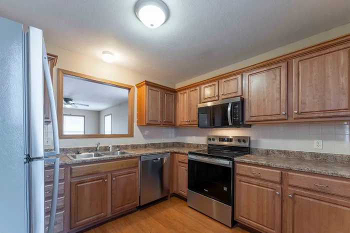 Oakwood-Heights-Townhomes-For-Rent-Republic-Missouri-Phase-1-One-Bedroom-Kitchen