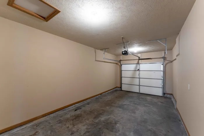 Oakwood-Heights-Townhomes-For-Rent-Republic-Missouri-Phase-1-One-Bedroom-Garage