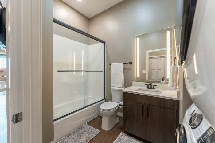 Heritage-Apartments-For-Rent-Springfield-Missouri-Furnished-Micro-Studio-Unit-405-Bathroom