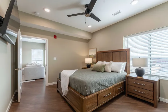 Heritage-Apartments-For-Rent-Springfield-Missouri-Furnished-Two-Bedroom-Unit-401-Primary-Bedroom