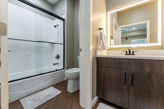 Heritage-Apartments-For-Rent-Springfield-Missouri-Furnished-Two-Bedroom-Unit-401-Primary-Bathroom-And-Shower