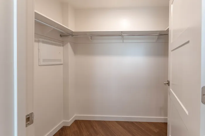 Heritage-Apartments-For-Rent-Springfield-Missouri-Furnished-Two-Bedroom-Unit-401-Secondary-Bedroom-Closet