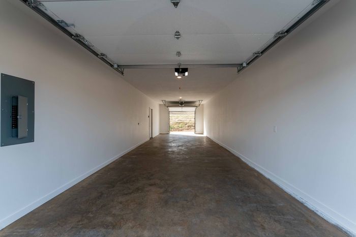 Owen-Silos-Subdivision-Luxury-Homes-South-Springfield-Missouri-Two-Bedroom-Rue-Unit-5683-Two-Car-Garage-Interior-View