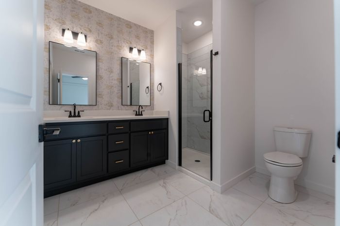 Owen-Silos-Subdivision-Luxury-Homes-South-Springfield-Missouri-Two-Bedroom-Rue-Unit-5683-Primary-Bathroom