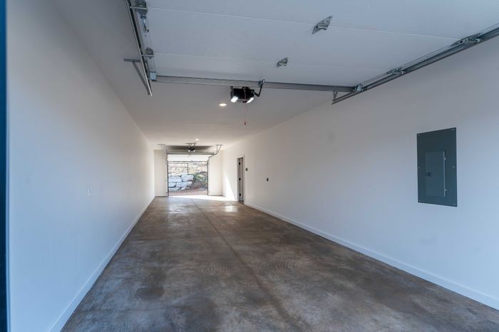 Owen-Silos-Subdivision-Luxury-Homes-South-Springfield-Missouri-Two-Bedroom-Anderson-Unit-5709-Two-Car-Garage-Interior-View