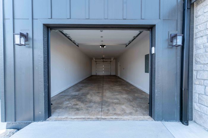 Owen-Silos-Subdivision-Luxury-Homes-South-Springfield-Missouri-Two-Bedroom-Anderson-Unit-5709-Two-Car-Garage-Exterior-View