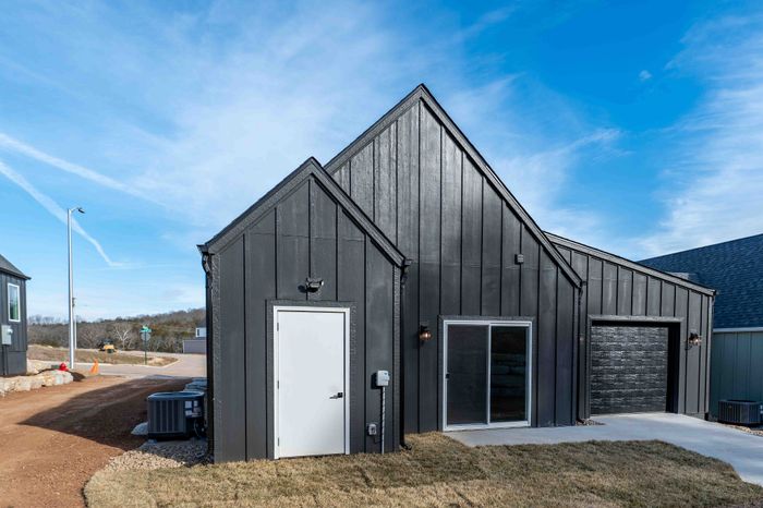 Owen-Silos-Subdivision-Luxury-Homes-South-Springfield-Missouri-Two-Bedroom-Anderson-Unit-5709-Storage-Space