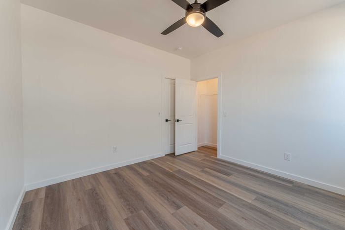 Owen-Silos-Subdivision-Luxury-Homes-South-Springfield-Missouri-Two-Bedroom-Anderson-Unit-5709-Secondary-Bedroom-Closet
