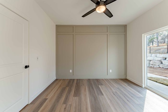 Owen-Silos-Subdivision-Luxury-Homes-South-Springfield-Missouri-Two-Bedroom-Anderson-Unit-5709-Primary-Bedroom-Accent-Wall