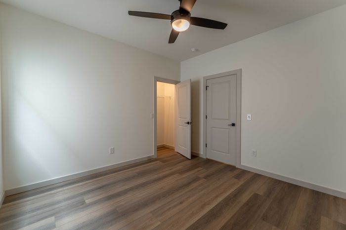 Owen-Silos-Subdivision-Luxury-Homes-South-Springfield-Missouri-Two-Bedroom-Sable-Unit-5717-Secondary-Bedroom-Closet