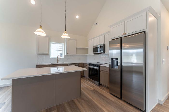 Owen-Silos-Subdivision-Luxury-Homes-South-Springfield-Missouri-Two-Bedroom-Sable-Unit-5717-Kitchen