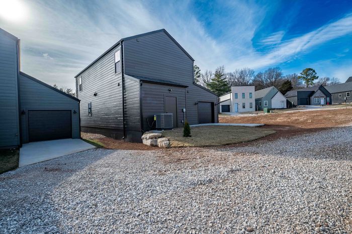 Owen-Silos-Subdivision-Luxury-Homes-South-Springfield-Missouri-Three-Bedroom-Glasford-Unit-5758-Backyard