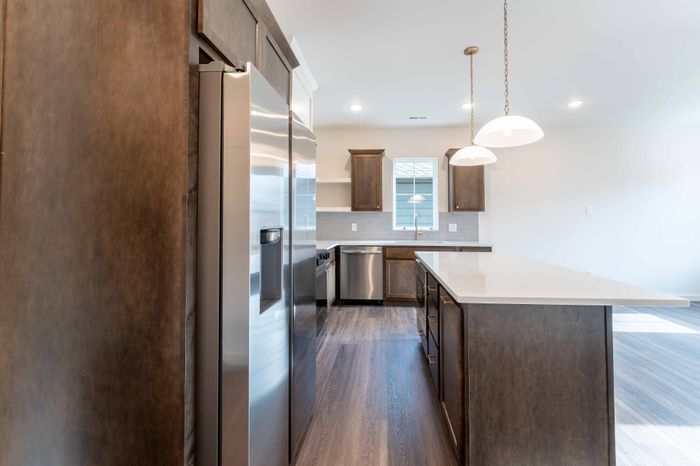 Owen-Silos-Subdivision-Luxury-Homes-South-Springfield-Missouri-Three-Bedroom-Glasford-Unit-5758-Kitchen