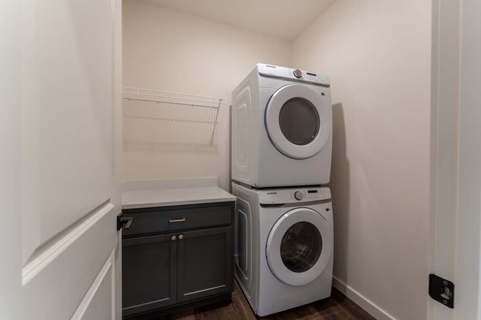 Owen-Silos-Subdivision-Luxury-Homes-South-Springfield-Missouri-Three-Bedroom-Glasford-Unit-5758-Washer-And-Dryer