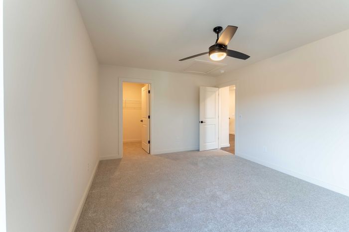 Owen-Silos-Subdivision-Luxury-Homes-South-Springfield-Missouri-Three-Bedroom-Glasford-Unit-5758-Secondary-Bedroom-Closet