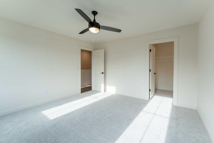Owen-Silos-Subdivision-Luxury-Homes-South-Springfield-Missouri-Three-Bedroom-Glasford-Unit-5758-Third-Bedroom-Closet