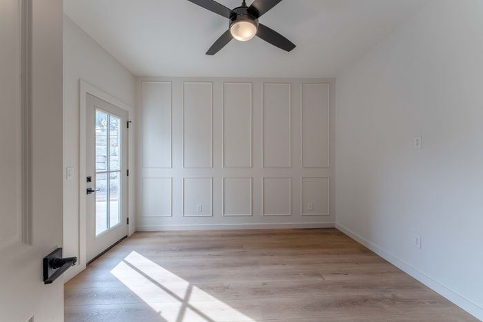 Owen-Silos-Subdivision-Luxury-Homes-South-Springfield-Missouri-Four-Bedroom-Cambridge-Unit-5765-Primary-Bedroom-Accent-Wall