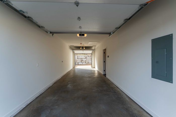 Owen-Silos-Subdivision-Luxury-Homes-South-Springfield-Missouri-Four-Bedroom-Cambridge-Unit-5765-Two-Car-Garage-Interior-View