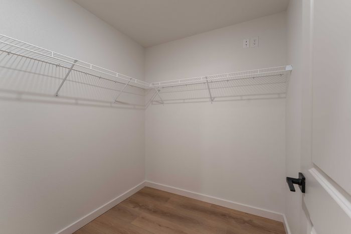Owen-Silos-Subdivision-Luxury-Homes-South-Springfield-Missouri-Four-Bedroom-Cambridge-Unit-5765-Primary-Bedroom-Closet