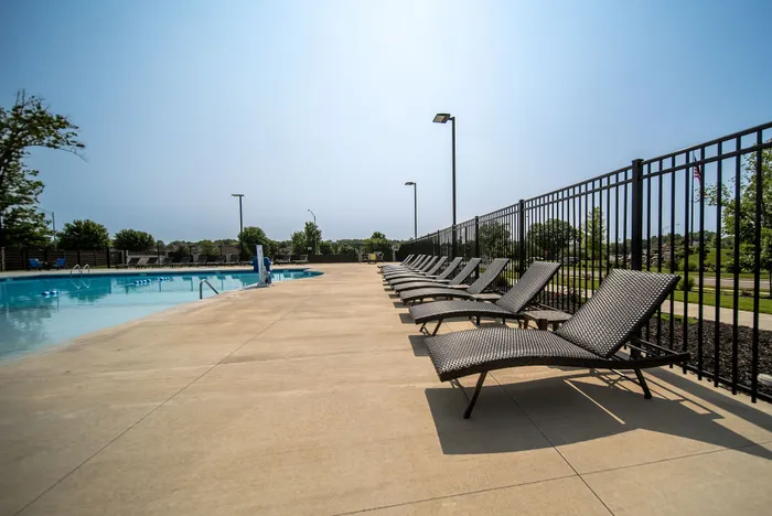 Villas-At-Anthony-Park-55-Plus-Community-South-Springfield-Missouri-Homes-Amenities-Poolside-Seating