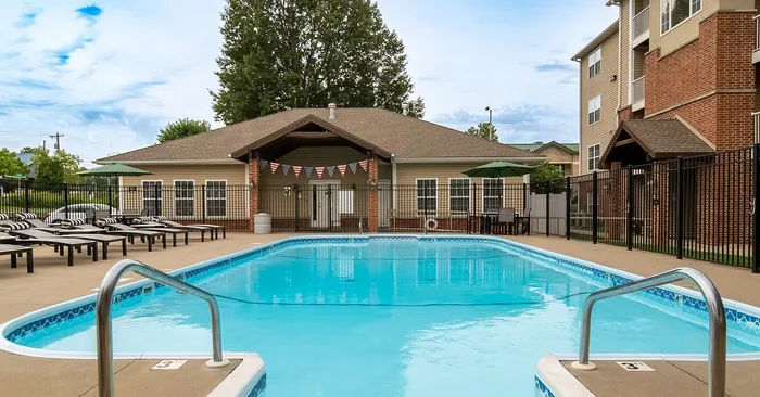 Coryell-Crossing-Apartments-Springfield-Missouri-W-Sunshine-St-Swimming-Pool