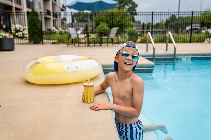 Monarch-Apartments-Springfield-Missouri-W-Sunset-And-S-Campbell-Swimming-Pool