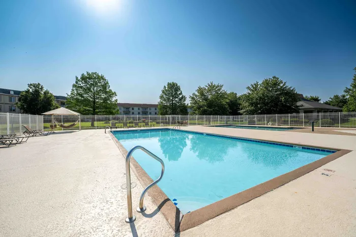 The-Abbey-Apartments-Springfield-Missouri-S-Fremont-Ave-Swimming-Pool