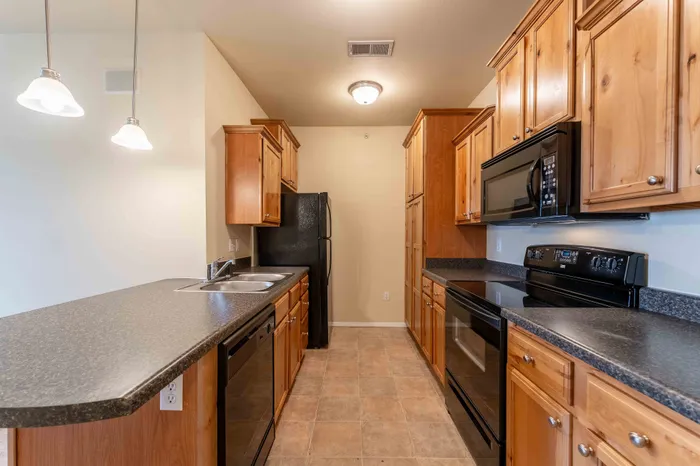 Coryell-Courts-Apartments-North-Springfield-Missouri-Studio-Olivia-Phase-Two-Kitchen