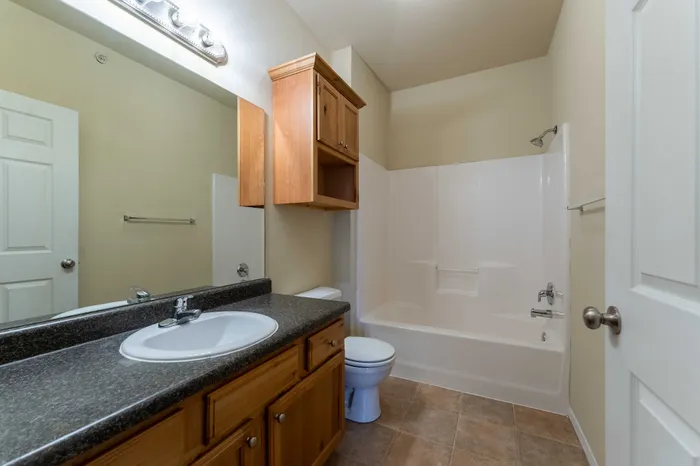 Coryell-Courts-Apartments-North-Springfield-Missouri-Studio-Olivia-Phase-Two-Bathroom