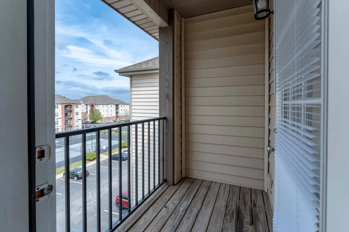 Coryell-Courts-Apartments-North-Springfield-Missouri-Studio-Olivia-Phase-Two-Balcony
