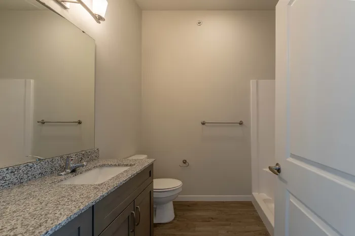 Monarch-Apartments-Springfield-Missouri-Micro-Studio-Bathroom