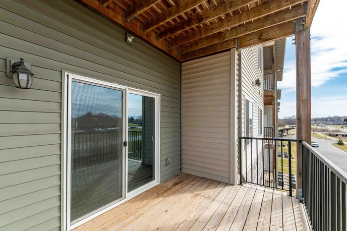 Monarch-Apartments-Springfield-Missouri-Three-Bedroom-A-Private-Balcony