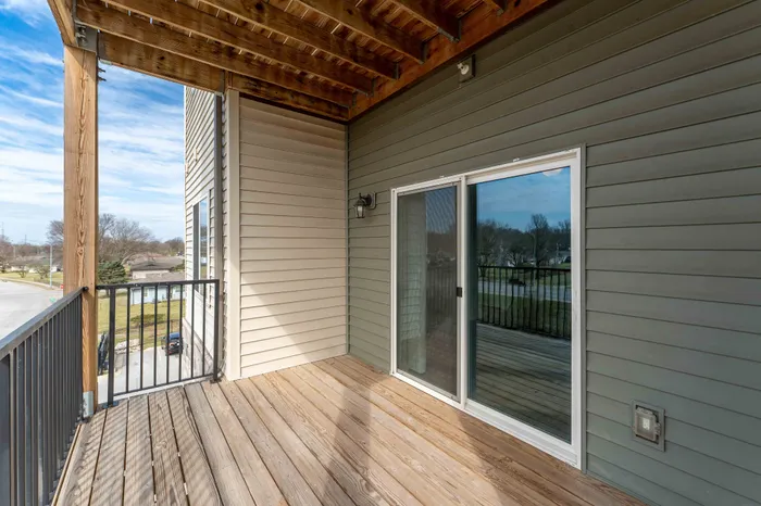 Monarch-Apartments-Springfield-Missouri-Three-Bedroom-A-Balcony-Doors