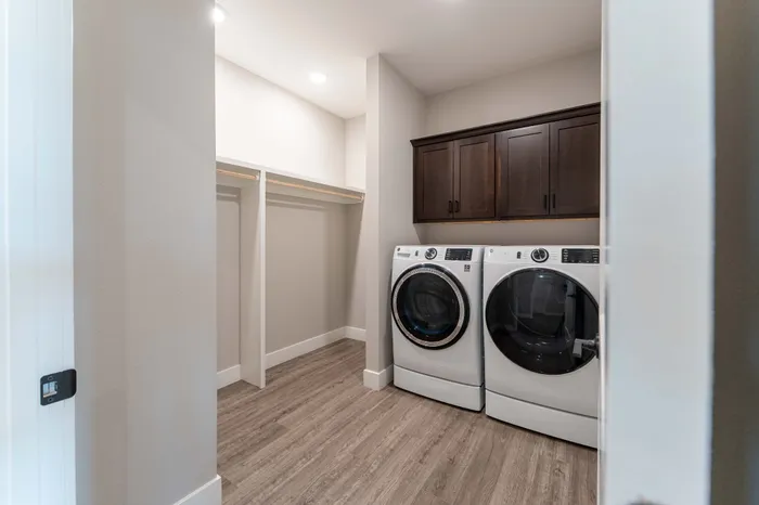 Villas-At-Anthony-Park-55-Plus-South-Springfield-Missouri-Three-Bedroom-Home-Laundry-Room