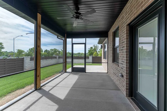 Villas-At-Anthony-Park-55-Plus-South-Springfield-Missouri-Three-Bedroom-Home-Screened-In-Patio
