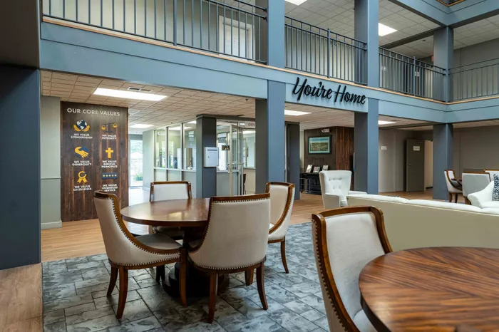 The-Abbey-Apartments-Springfield-Missouri-Amenities-Leasing-Office-Lobby-Seating