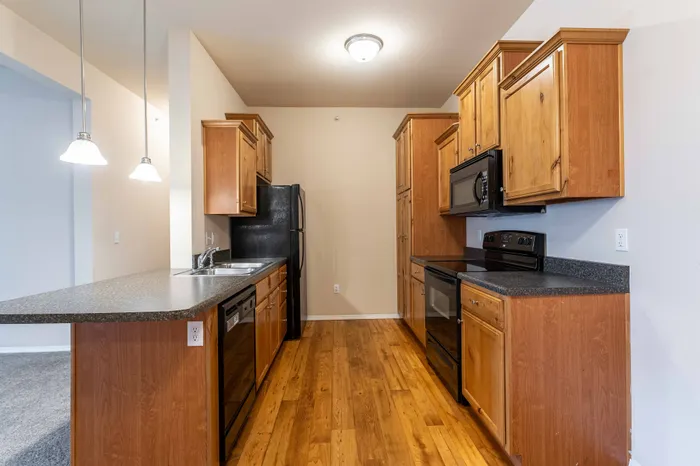 The-Abbey-Apartments-Springfield-Missouri-Three-Bedroom-Deluxe-Kitchen