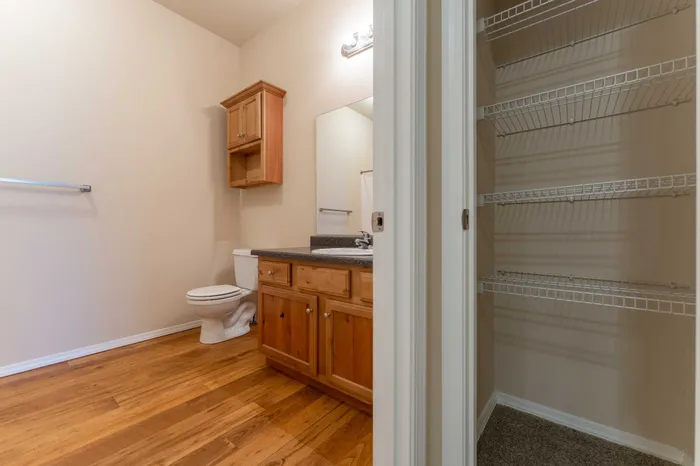 The-Abbey-Apartments-Springfield-Missouri-Three-Bedroom-Deluxe-Third-Bathroom-And-Linen-Closet