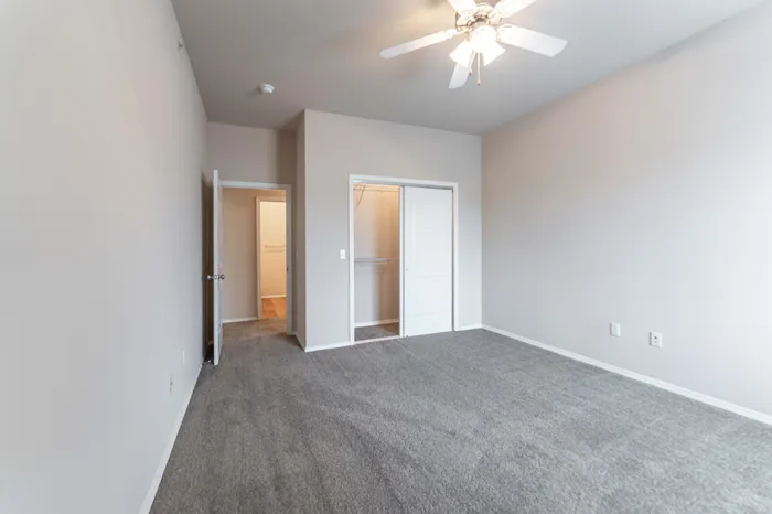 The-Abbey-Apartments-Springfield-Missouri-Three-Bedroom-Deluxe-Second-Bedroom-Closet