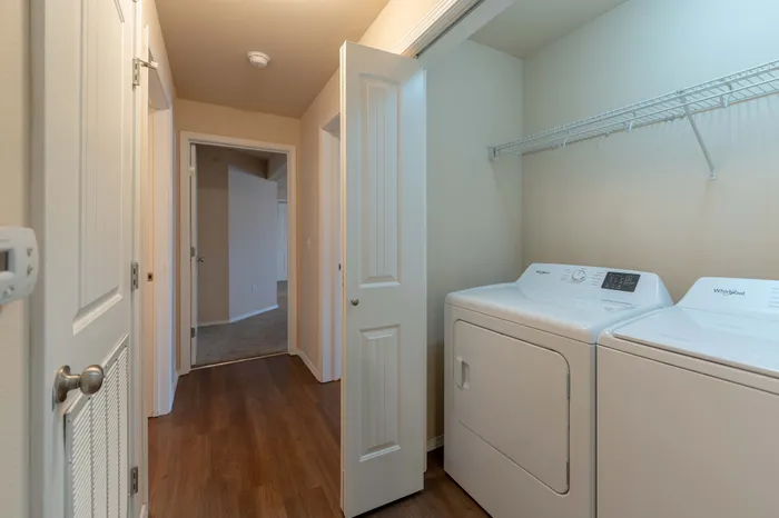The-Abbey-Apartments-Springfield-Missouri-Three-Bedroom-Premium-In-Unit-Washer-And-Dryer