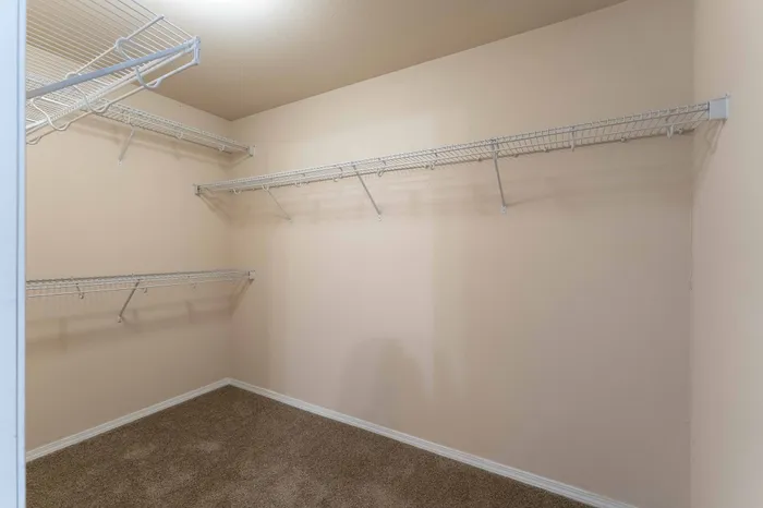 The-Abbey-Apartments-Springfield-Missouri-Three-Bedroom-Premium-Secondary-Bedroom-Closet