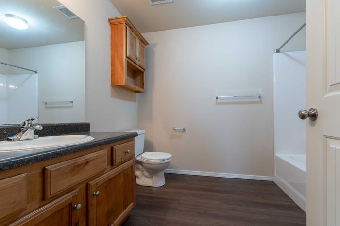 The-Abbey-Apartments-Springfield-Missouri-Three-Bedroom-Premium-Third-Bathroom
