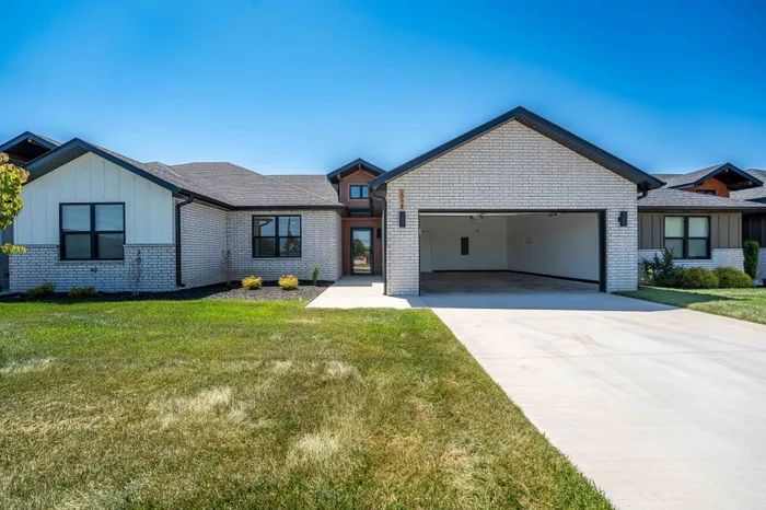 Villas-At-Anthony-Park-55-Plus-Springfield-Missouri-Homes-Two-Bedroom-Unit-209B-Private-Driveway-And-Garage